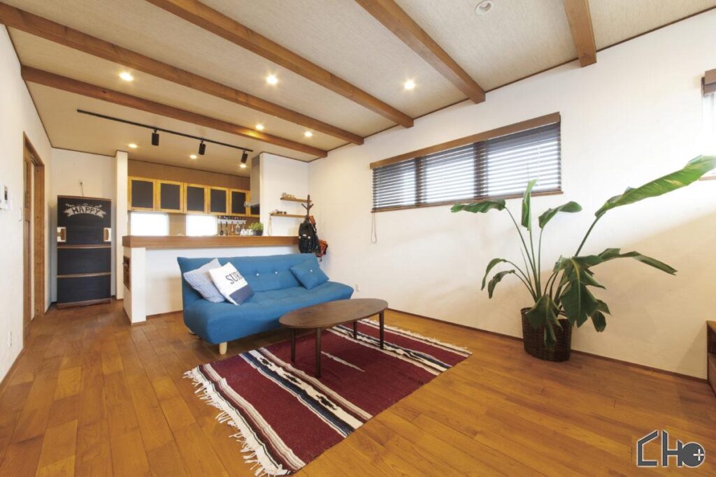 ナチュラルな美容室と住居併用住宅