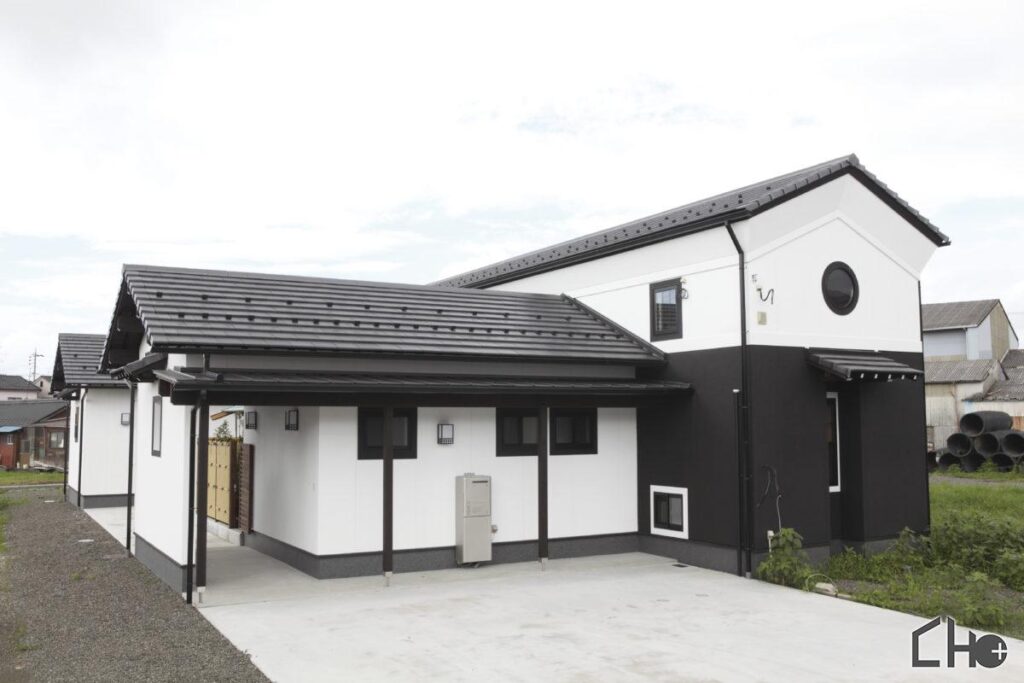 露天風呂のある古民家風住居